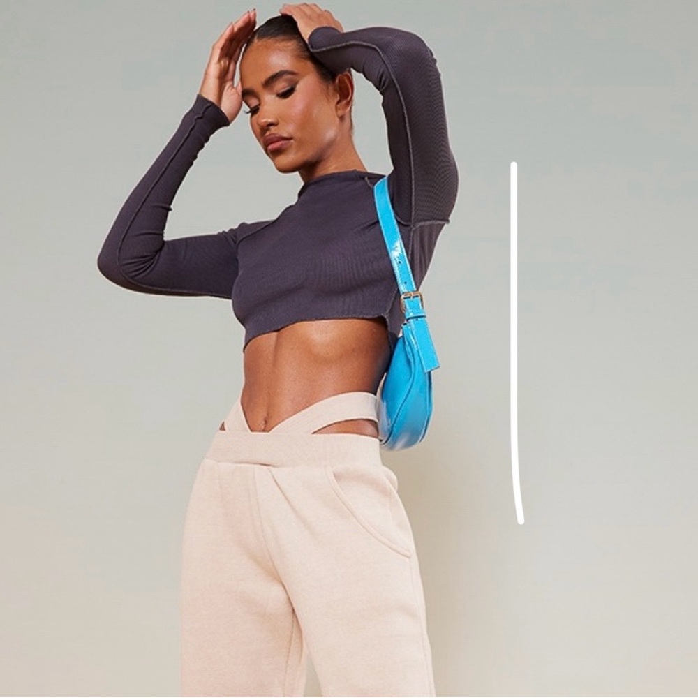 PrettyLittleThing Long Sleeve Ribbed Top - Picture 7 of 8